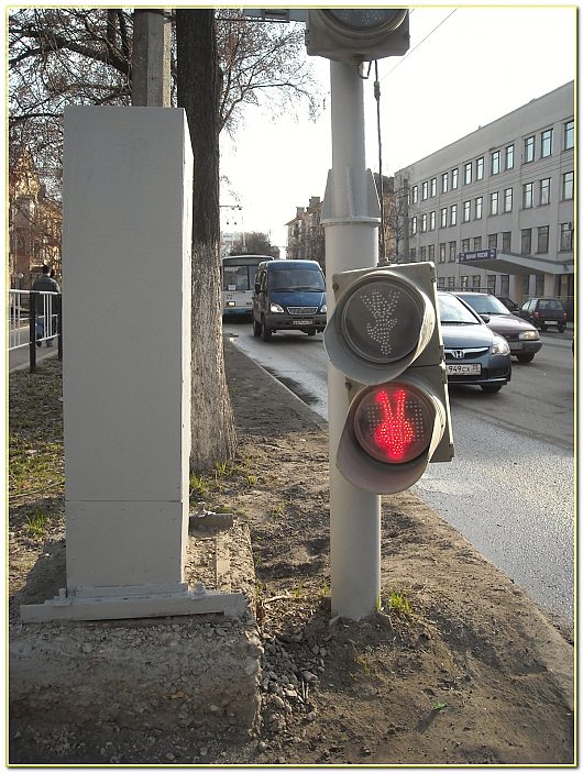Светофоры, знаки, разметка, дороги (2012) | перекресток ул Козленской и ул Зосимовской